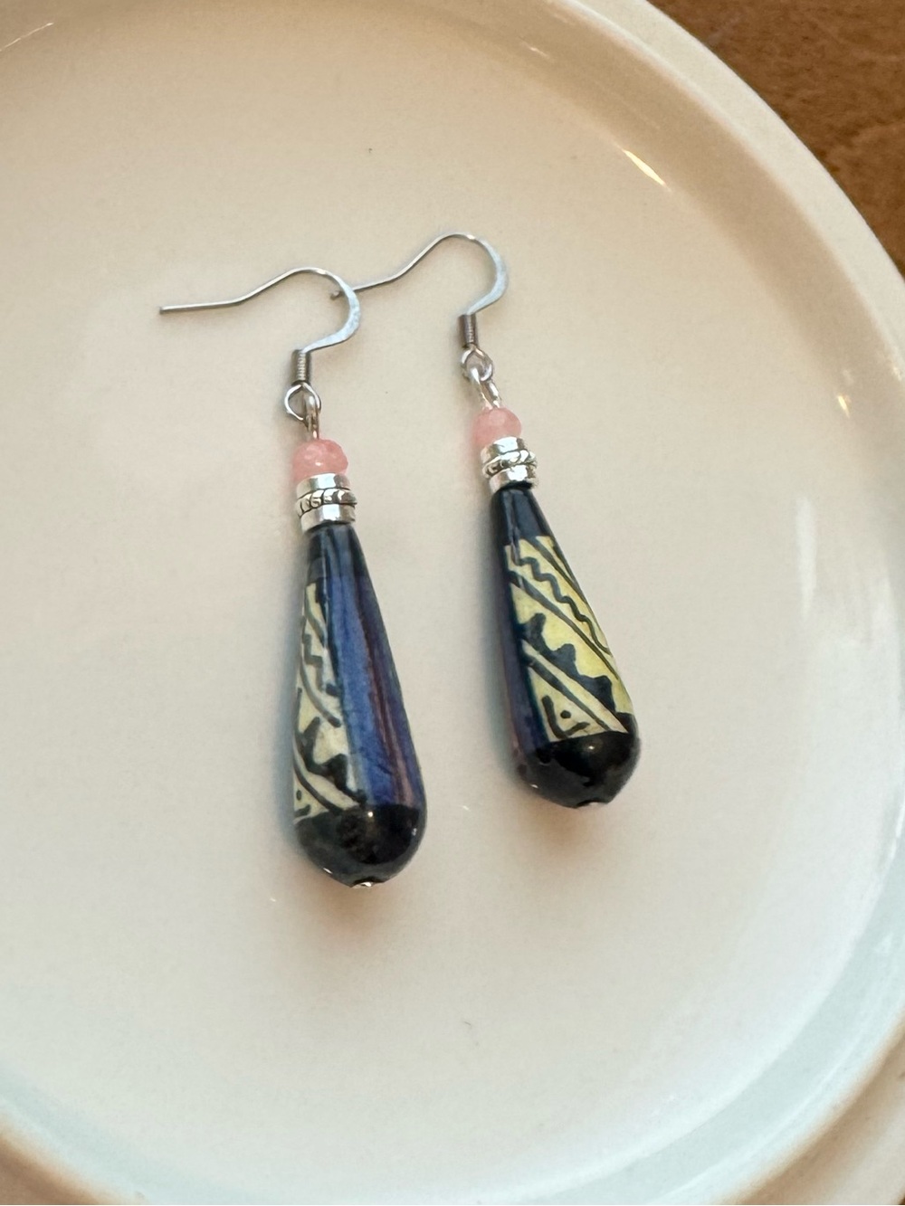 Handcrafted Navy & Cream Peruvian Teardrop Bead Earrings with Pink Accent